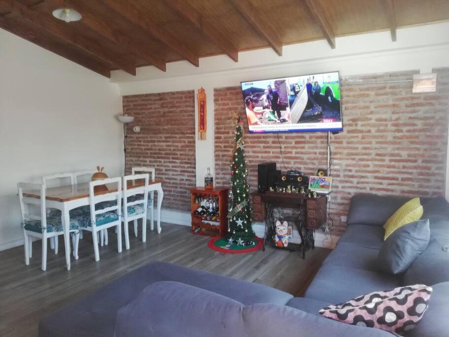 Casa Familiar Cerca Estadio Bicentenario La Florida Casa de férias